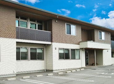 松山福音寺ケアセンターそよ風 ＼正規フルタイム社員の募集です！／
30～50代を中心に、全世代のスタッフ在籍！
世代を超えて、自然と打ち解けられる職場です＊