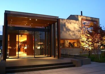 「平日しか出られない」
⇒もちろんOK!!
面接は履歴書不要◎
スマホでオンライン面接もOKです！