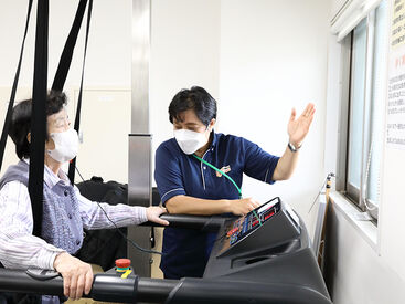 子育て中のママさんや50～60代のスタッフまで多数活躍中！
