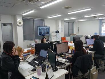 未経験さんはもちろん、ブランクさんも歓迎！
近くには先輩スタッフがいるのですぐに聞けますよ！