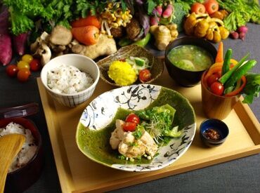 長野県長寿食堂 ★学生さん大歓迎★
未経験や初バイトも大歓迎♪
優しい先輩が丁寧に教えるのでご安心を◎