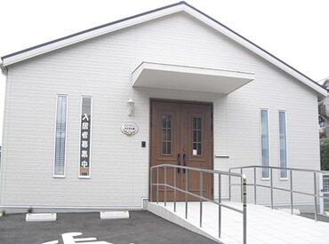 幅広い年代の方が活躍中!
スタッフの仲も良く、
日々楽しみながら業務に取り組んでいます◎
セカンドキャリアにもオススメ♪