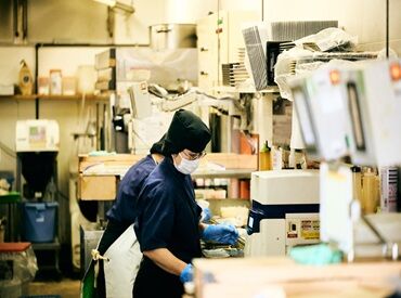 特急レーン寿司 じじや 甘木店 ＼学生活躍企業／
高校生・専門学生・大学生、皆さん活躍中！
シフトが調整しやすい！まかないが美味しい！など魅力がいっぱい♪