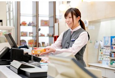 常連さんに名前を覚えてもらって声をかけられたり、仲間と協力し合ってお店の改善を進めたり、成長が感じられる職場です。