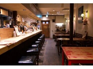 イタリアン酒場で新しい仲間と楽しく働こう♪
プライベートとも両立しながら…専門スキルもGET！