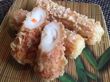 有限会社高田蒲鉾 名物サラダちくわに囲まれてお仕事★
正社員登用や社員割引など待遇充実♪
あなたらしく働けます！