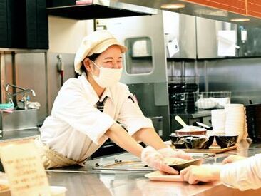 中央フードサービス株式会社（勤務地：住友生命大阪本社内食堂） 《自由なシフト》
週2日・11:00～15:00⇒相談OK♪
テスト期間は休みでWワークで…
希望を教えてください◎