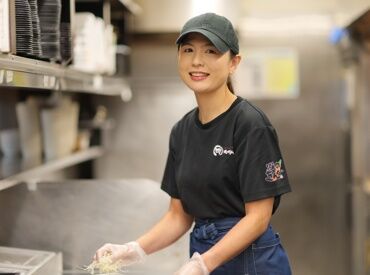 焼肉きんぐ　京都桃山店 包丁持ったことがなくても大丈夫！
野菜をカットしたり盛りつけたり…
簡単なことからお任せします♪