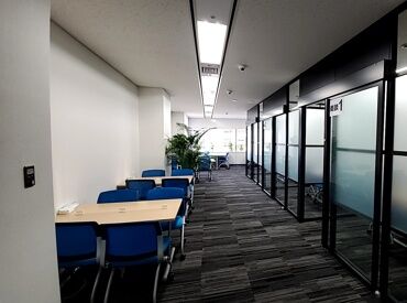 \主婦(夫)さん大歓迎/
人気ファミレスで使える割引制度もあり!
「家族と一緒に外食」もお得にできちゃいます♪