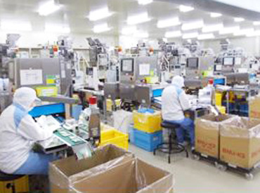 空調は一年中しっかり完備！
夏は涼しく、冬はあったかい快適環境♪
休憩室も白を基調とした広々スペースで、
ゆったり休憩♪
