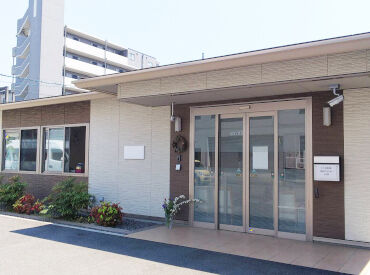 岩国ケアセンターそよ風 ＼正規フルタイム社員の募集です！／
30～50代を中心に、全世代のスタッフ在籍！
世代を超えて、自然と打ち解けられる職場です＊