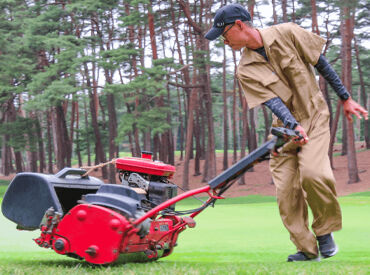 紫雲ゴルフ倶楽部 長堤10里の桜の名所といわれた加治川近く！
伝統と風格が織りなす36ホールのゴルフ場で働きませんか。