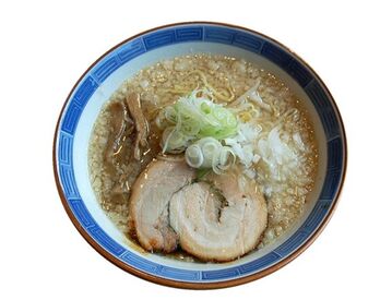 こちらは、人気の「背脂煮干し中華そば 」でメニューに合わせて使う煮干しにもこだわっています。