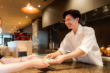 高輪ゲートウェイ駅・泉岳寺駅から徒歩圏内◎
交通アクセス便利で通いやすく
お仕事終わりにはそのままサクッとお出かけも♪