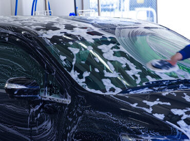 「ここでの経験のおかげで、
就職活動の面接が全く苦にならなかった」
という卒業生も多数!接客スキルを磨けます♪