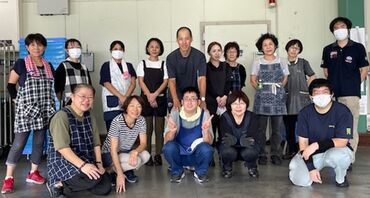 ★女性スタッフも活躍中★
生鮮品や日用雑貨などを
トラックに積み込みます♪
荷物も1人で持てる程度で安心◎