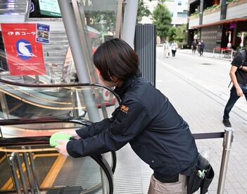 株式会社ケイミックス_2816（勤務地：新宿の新築エンターテイメントビル） ホテルや劇場、ライブハウスなどがある
施設のため、お客様が快適に過ごされている姿を
見るとモチベーションにも繋がります♪