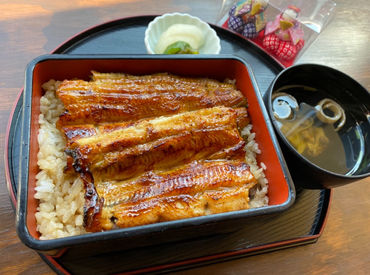 未経験でも始めやすいアルバイト！
《週1・3時間～》まずはお試し短期もOK♪
学校のない土日に働きたい高校生や大学生も歓迎！