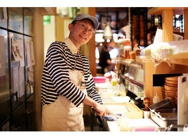 正社員登⽤制度あり★
実際にアルバイトから店⻑になった先輩もスタッフもいます♪
完全未経験の方も歓迎です◎