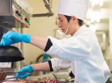 いきなりステーキ　鹿児島ベイサイド店 はじめは元気に
「いらっしゃいませ！」が言えればOK。
たくさんの仲間と一緒に協力しながら
ニコニコ笑顔でお仕事しましょう！