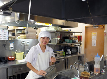 沼津・湯河原温泉 万葉の湯 多くのスタッフが未経験からスタートしました！
仕事の手順は先輩が教えていくのでご安心くださいね◎