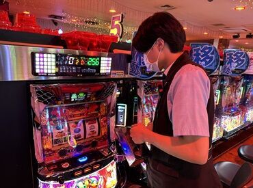パチンコバイト未経験者さんも
まずバイトが初めて!という方も
丁寧に説明してくれる先輩がついてます!
安心してください♪