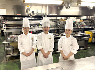 ホテルニューオータニ大阪 ★幅広い年代活躍中★
基本的なことから丁寧にお教えしますので、
少しずつスキルを身に着けていきましょう♪