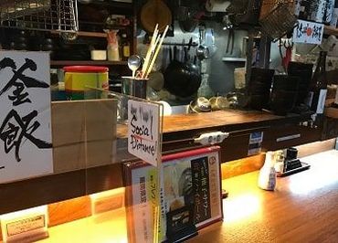こぢんまりとした店内なので、バタバタ走り回ることはありません！
席数も少ないので、テーブル番号も覚えやすいです＊