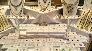 株式会社三越伊勢丹ヒューマン・ソリューションズ　※勤務地：福岡三越 福岡三越でおしゃれにお仕事★
アクセサリー好きもバイトデビューもみんな大歓迎です♪