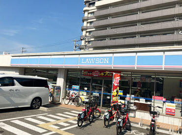 ローソン北開二丁目店 この春、初バイトの方も大歓迎★★
最初は丁寧にお教えするので、未経験さんでも安心してご応募下さいね！