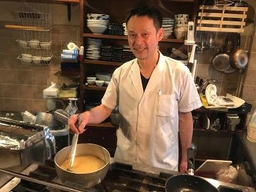 人気のふわとろ親子丼、
ジューシー唐揚げをまかないで♪
優しい店長が腕によりをかけて作ります!(笑)