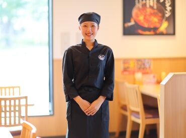 「初飲食バイト」でも安心♪
研修に特別チカラを入れています!
自信を持ってバイトができるよう、
全力でサポートします★