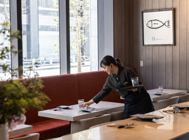 沼津俱楽部 隠れ家リゾートホテル、「沼津倶楽部」のレストラン/茶亭でお仕事
難しい料理の提供はありません！未経験からスタート◎週2～