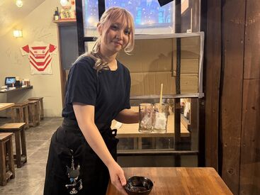 机を全力で拭いております
仕事はまじめに！楽しく！がモットーです◎