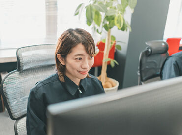 ２りんかん本部（人事総務課） ＼事務スタッフ大募集！／
学歴不問！無資格・未経験歓迎♪
コミュニケーション力も活かせます◎
※画像はイメージです