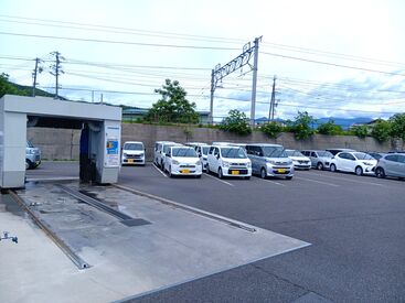 先輩スタッフが丁寧に教えますのでご安心ください♪
専門知識や経験は不要です！
