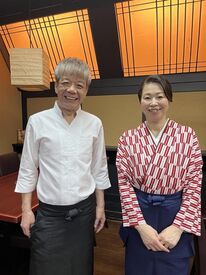蔵くるくる オーナー夫妻＆スタッフ…みんな仲良し♪
閉店後にはおしゃべりしながら、みんなでまかないを平らげています！