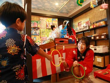 2024年にオープンしたばかり☆彡
施設内には懐かしいゲームがたくさんの遊技場や純喫茶、
お祭り屋台に展望遊園地などが…♪