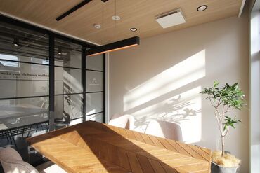 オシャレなオフィスで仕事もサクサク進みます(^^)/
周りも素敵なお店がいっぱいです♪