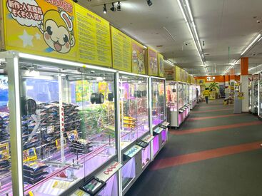 物販スタッフも同時募集中!
土日の昼間に入れる方、ファッションに興味がある方大歓迎です★