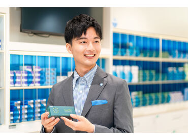 販売未経験、メガネ・コンタクト未使用の方も大丈夫！
事前研修でしっかり知識を身に着けてからの
現場デビューで安心です♪