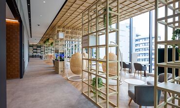 オフィスビル内おしゃれな空間でリラックスできます。