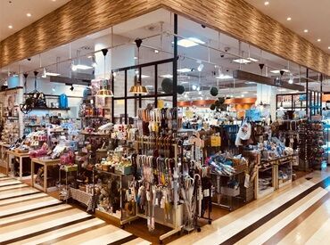 リッケ　ルビットタウン高山店 観光エリアとは少し離れているので、お客様は地元の方々が中心♪
落ち着いた雰囲気の中でお客様に丁寧な接客が出来ますよ◎