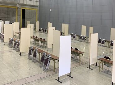 【運ぶ・片づける・整える】
音楽フェスなどの大規模イベントから
町内会や企業が実施する小規模イベントまで様々！
※イメージ