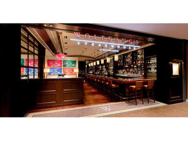 Wolfgang’s Steakhouse Osaka（紹介元：株式会社リプロ） ▼未経験から大歓迎
現在、勤務している方は…
Wワークや学生さんも多数活躍中！
困った時は、先輩たちがサポートしますよ♪