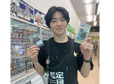 ≪取り扱い商品、多数≫見ているだけで楽しい空間なんです♪
トレカ、フィギュア、ぬいぐるみ…etc.心躍る商品がいっぱい★
