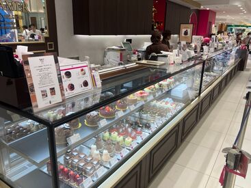 スタッフ限定の嬉しい社割あり!おいしいケーキや焼き菓子をお得にGETできます★自分へのご褒美にも◎