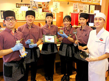 \王道ホールのお仕事は学生・フリーターさんに人気/
お客様対応をしていると時間はあっという間!
バイトデビューにもお勧め♪