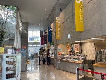 大学内の食堂で、働きやすい♪
『家から近いから』
『お子さんの迎えの時間まで』など
応募の理由はなんでもOK！