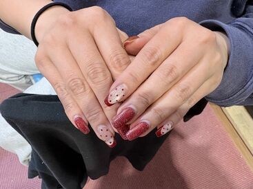 ネイル自由で自分らしく働ける◎
◆福利厚生も充実
☆ドリンクはいつでも飲み放題♪
☆トレーナーや講師の指導付きのジム完備◎